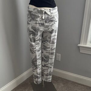Women’s Drawstring Pull On Gray Camouflage Pants